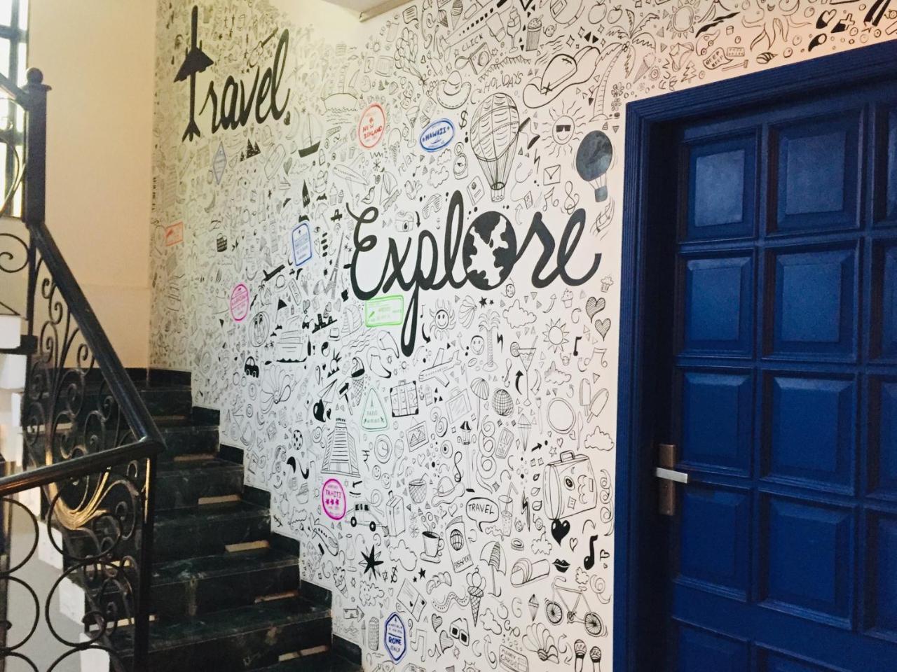 The Social Space Hostel Bombay Extérieur photo