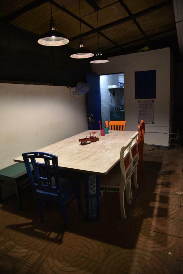 The Social Space Hostel Bombay Extérieur photo
